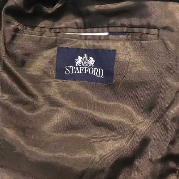 Mens 48R Stafford grey suit jacket with matching dress pants. - Picture 6 of 10